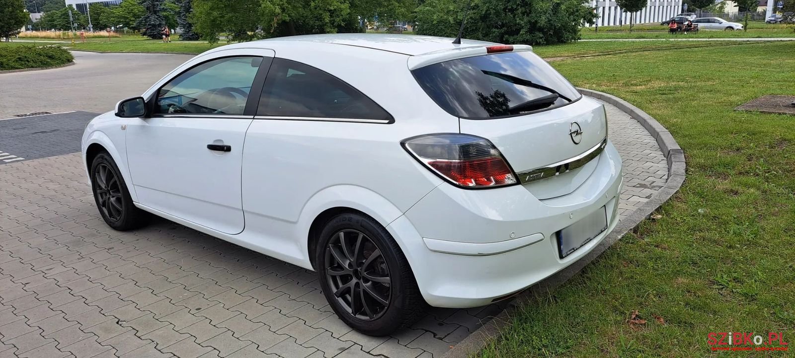2009' Opel Astra photo #6