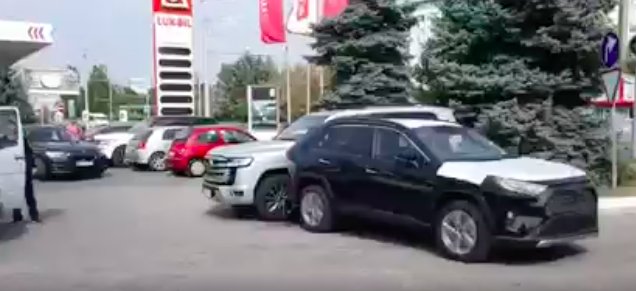 У дилера Toyota і Lexus розбили нові RAV4 і RX під час розвантаження