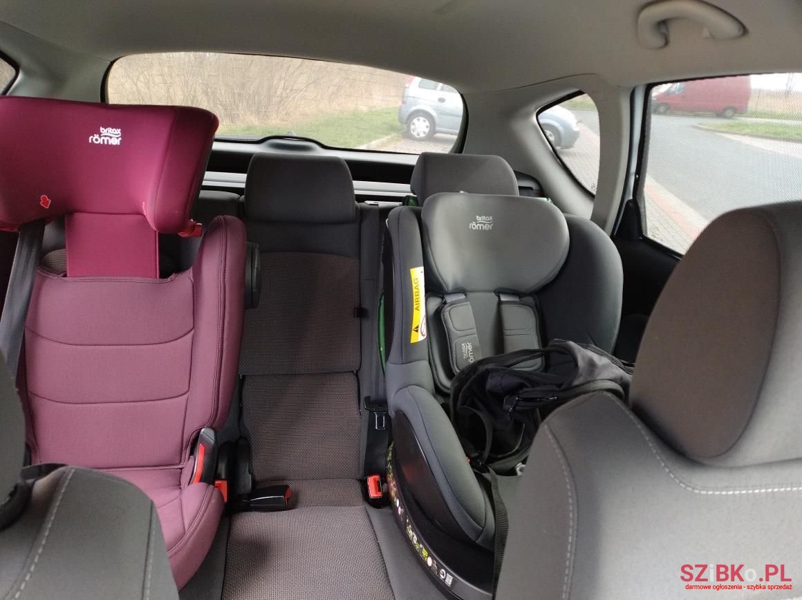 2010' SEAT Altea XL photo #6