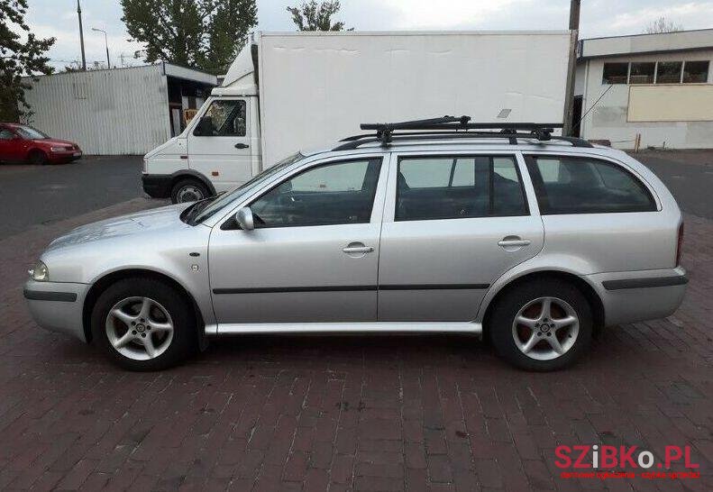 2002' Skoda Octavia photo #1