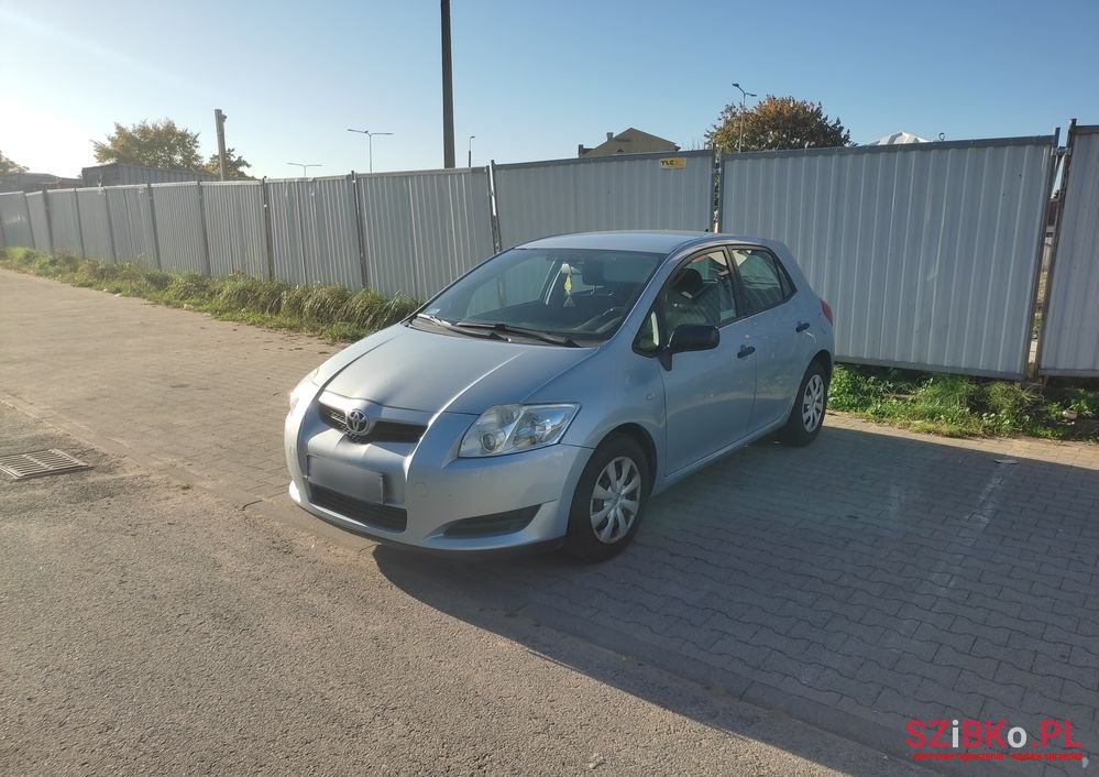 2009' Toyota Auris photo #5