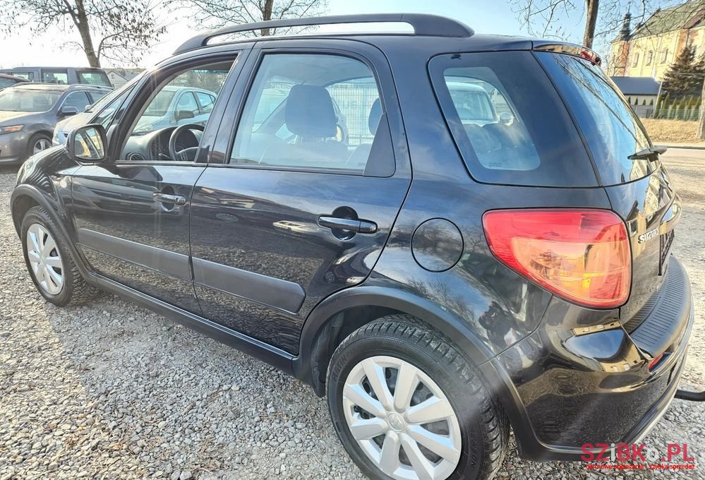 2012' Suzuki SX4 photo #4