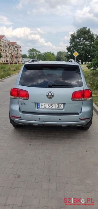 2004' Volkswagen Touareg photo #4