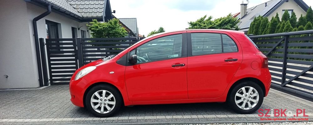 2008' Toyota Yaris 1.3 Luna A/C photo #3