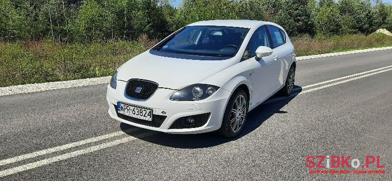 2010' SEAT Leon photo #2
