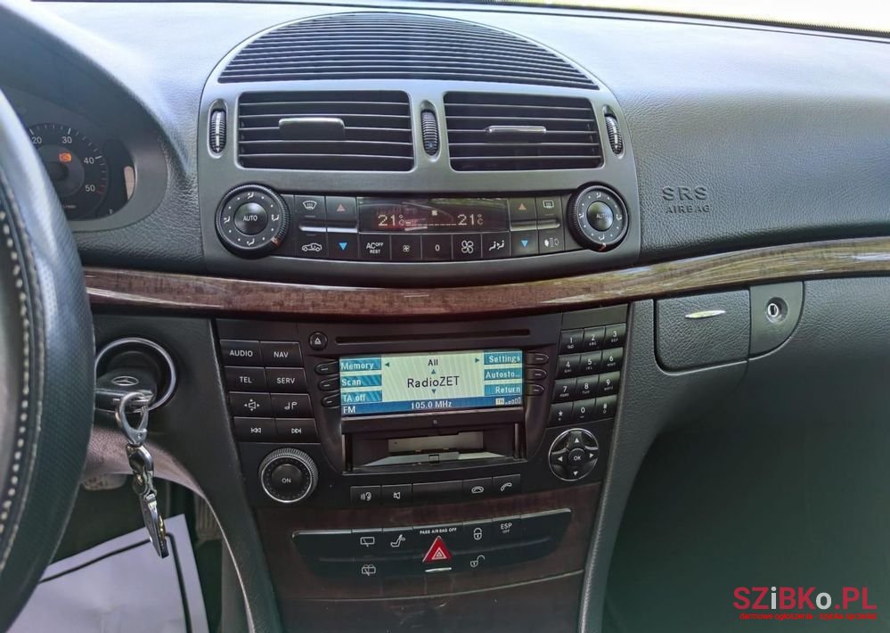 2004' Mercedes-Benz E-Class photo #6