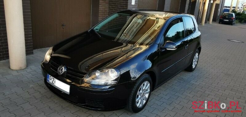 2003' Volkswagen Golf photo #1