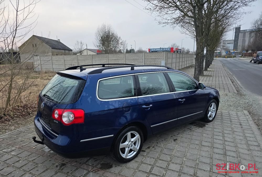 2008' Volkswagen Passat photo #5