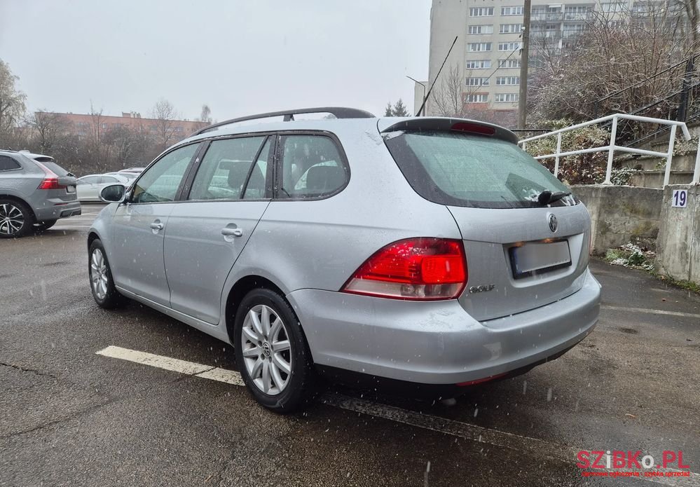 2009' Volkswagen Golf photo #4