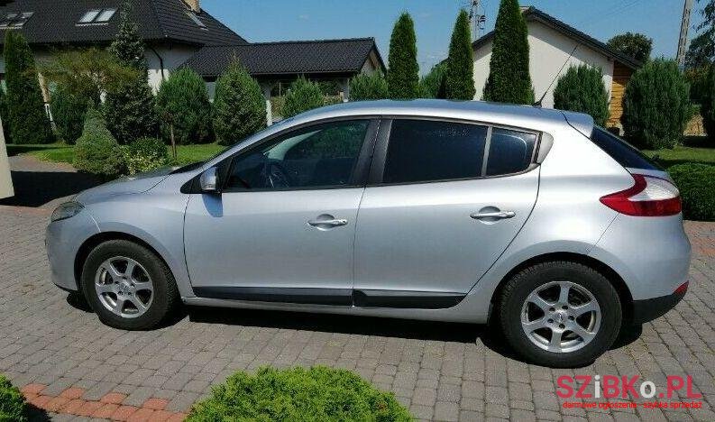 2009' Renault Megane photo #2