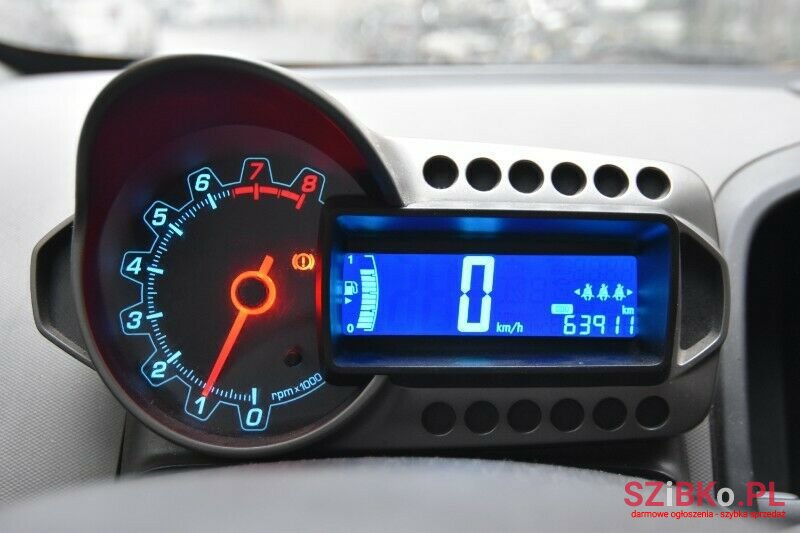 2013' Chevrolet Aveo photo #3