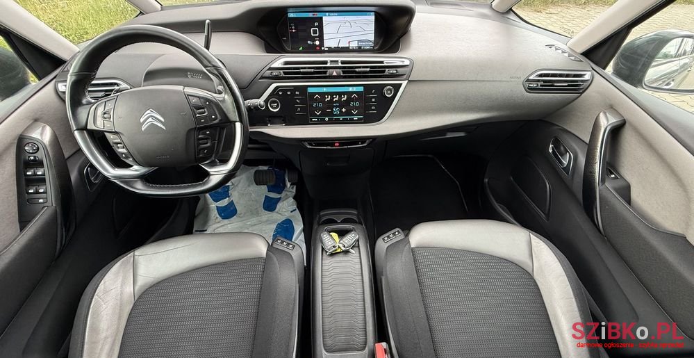 2017' Citroen C4 Grand Picasso photo #5