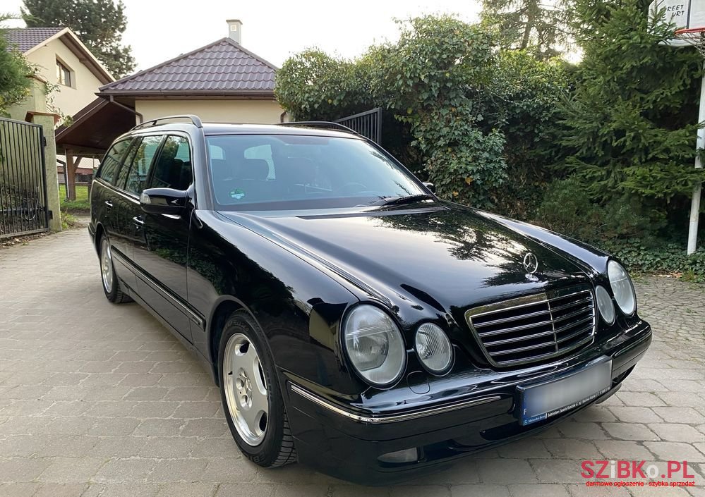 2001' Mercedes-Benz E-Class photo #1