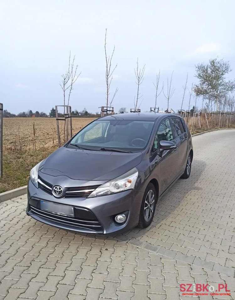 2014' Toyota Verso photo #1