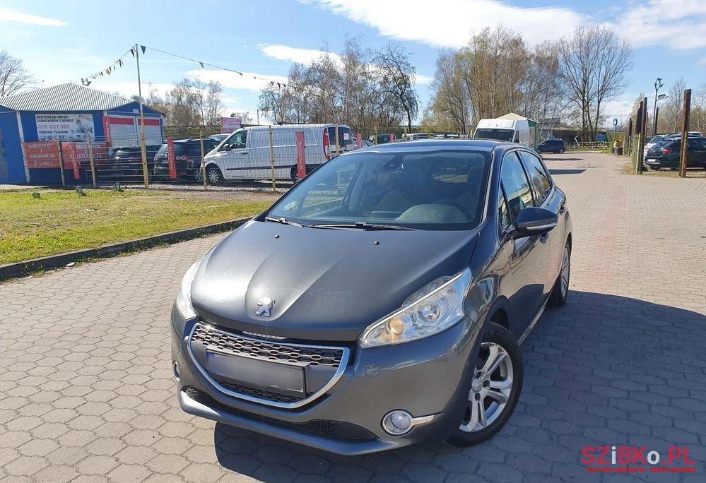 2013' Peugeot 208 1.2 Vti Style photo #5