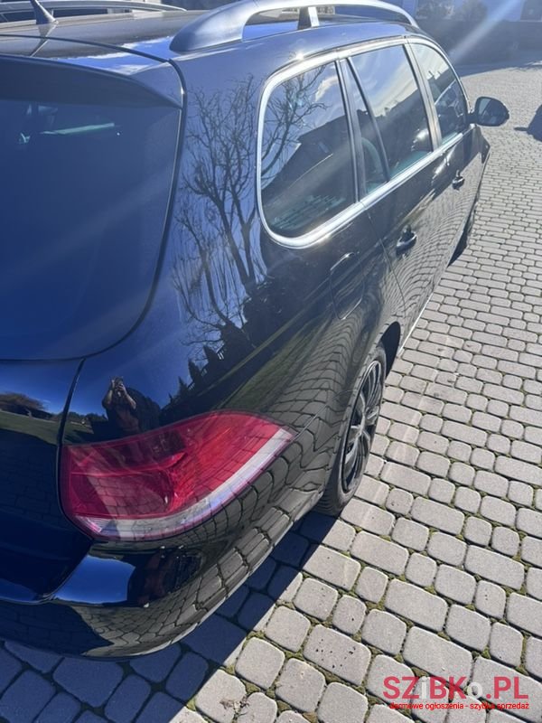 2008' Volkswagen Golf photo #5