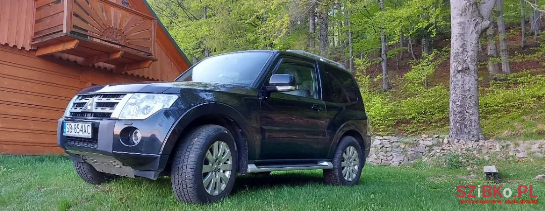 2007' Mitsubishi Pajero photo #5