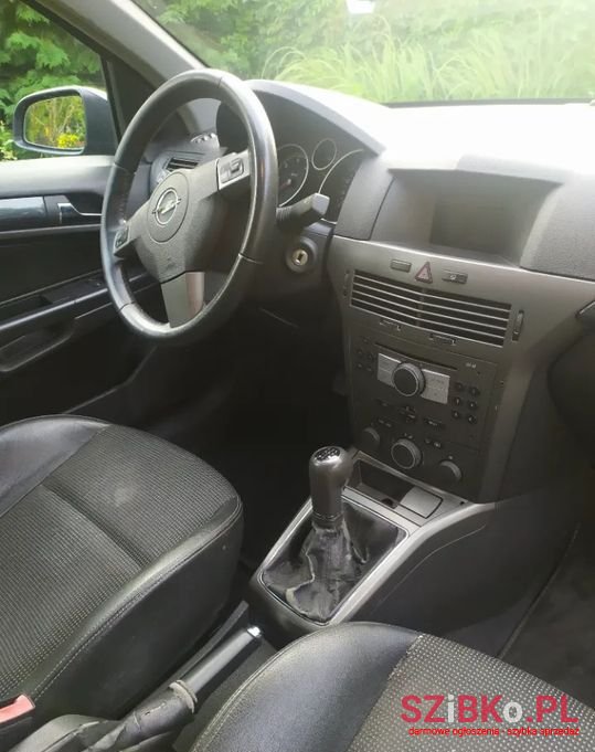 2005' Opel Astra photo #3