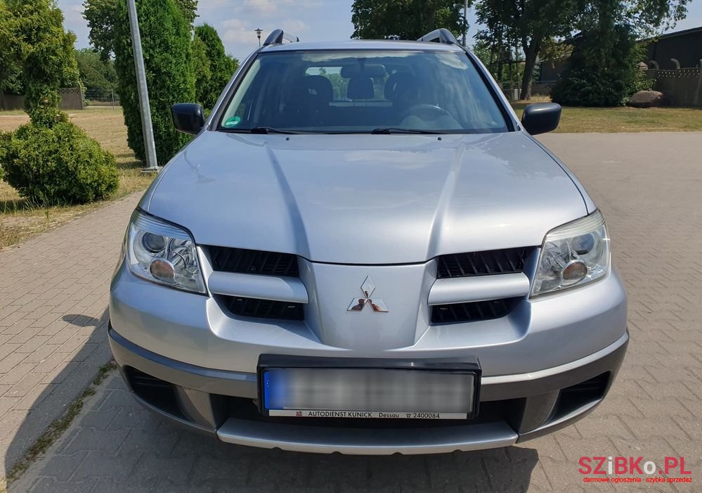 2006' Mitsubishi Outlander photo #6