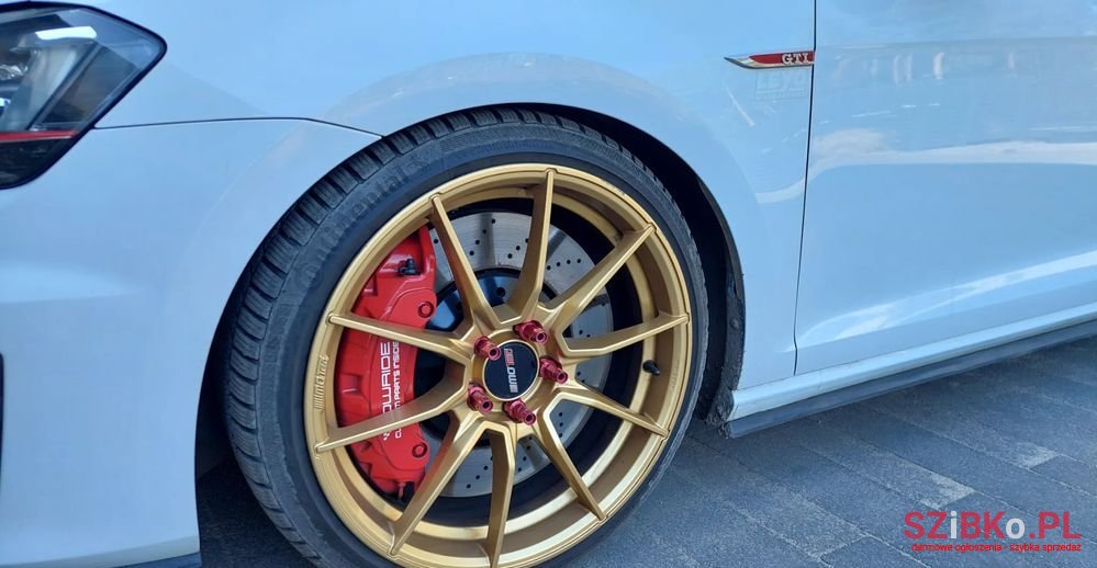 2015' Volkswagen Golf photo #5