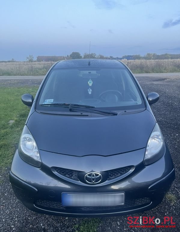 2006' Toyota Aygo photo #1