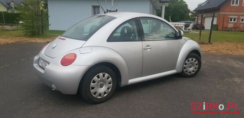 2001' Volkswagen New Beetle photo #5