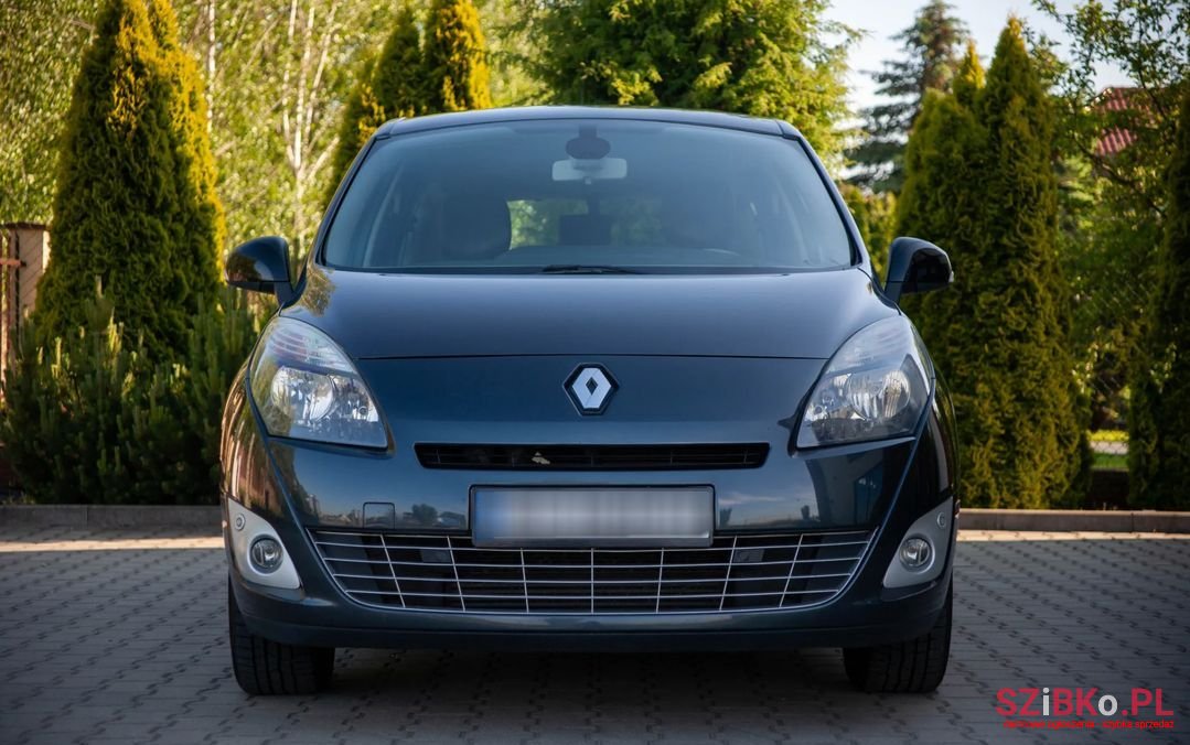 2011' Renault Grand Scenic photo #2