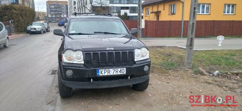 2006' Jeep Grand Cherokee photo #1