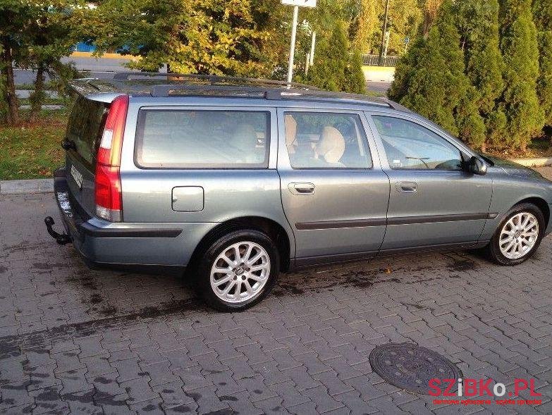 2001' Volvo V70 photo #1