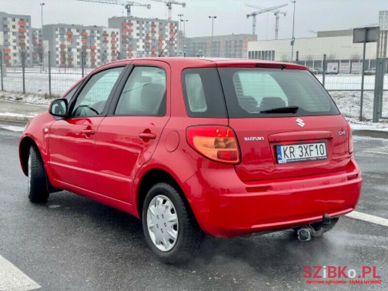 2010' Suzuki SX4 photo #3