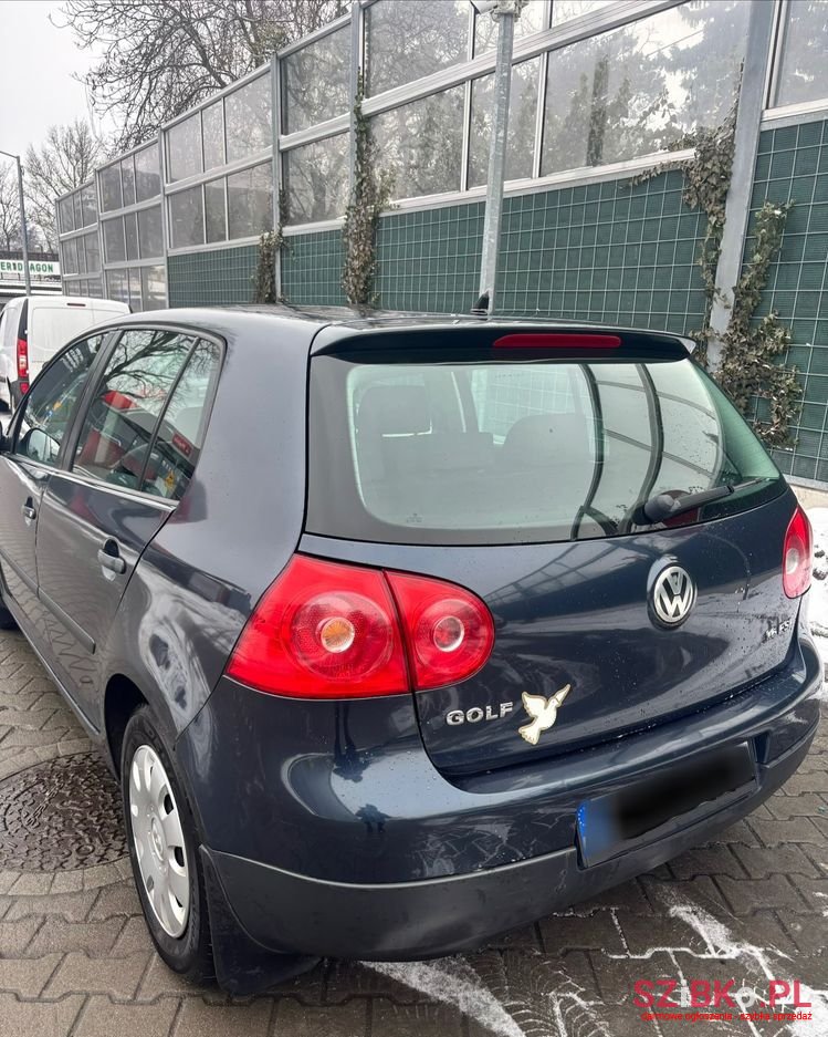 2005' Volkswagen Golf photo #5