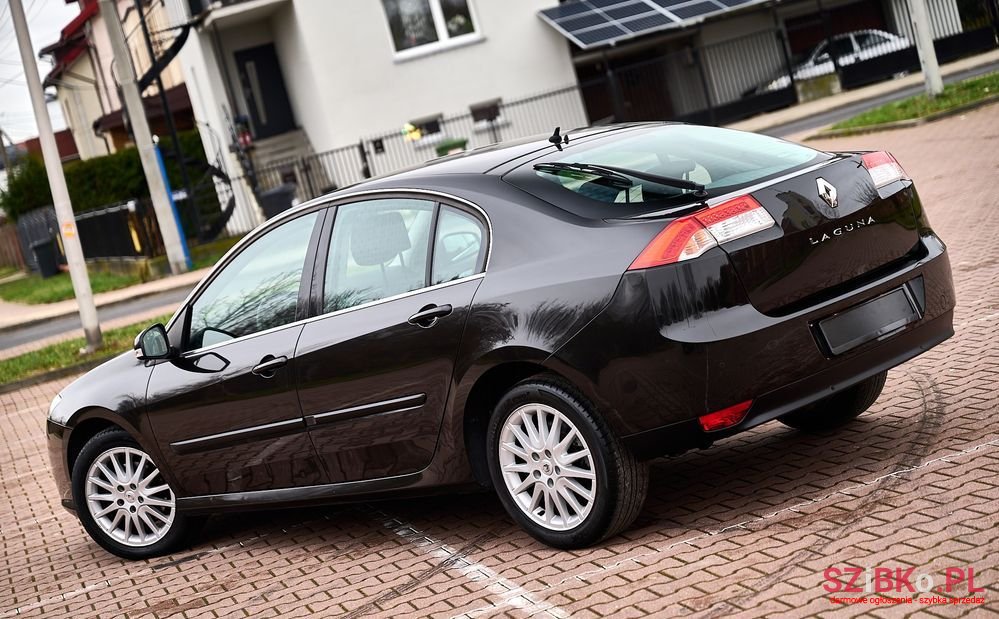 2009' Renault Laguna photo #2