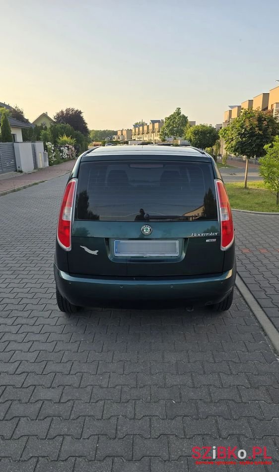 2009' Skoda Roomster 1.6 16V photo #4