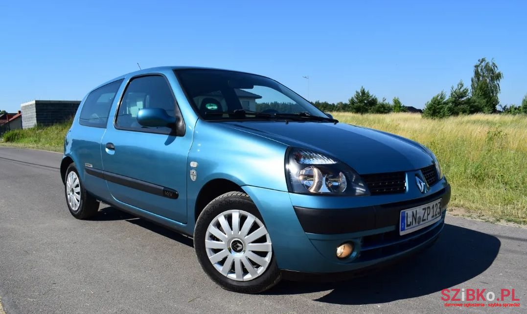 2003' Renault Clio photo #1
