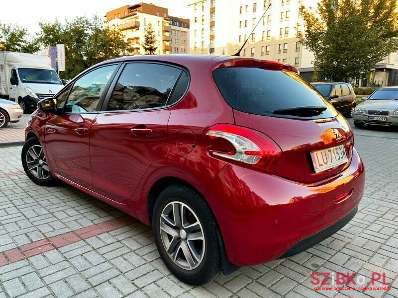 2013' Peugeot 208 photo #4