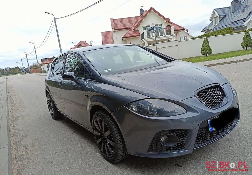 2007' SEAT Leon photo #1
