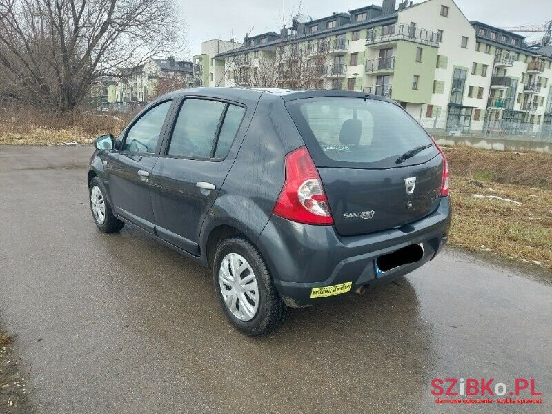 2008' Renault Sandero photo #3