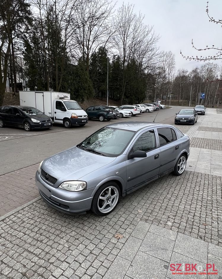 2008' Opel Astra 1.6 Start photo #2