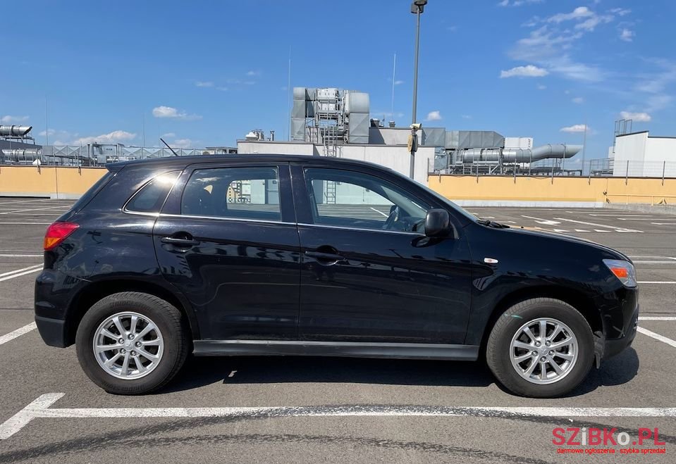 2011' Mitsubishi ASX photo #4