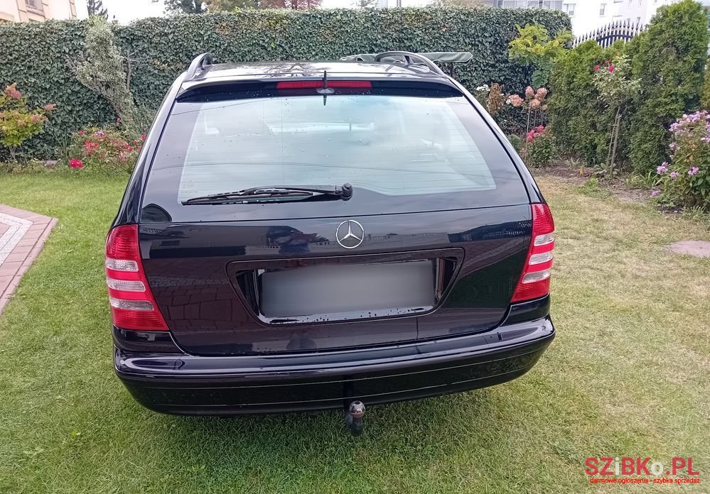 2003' Mercedes-Benz C-Class 200 T photo #4