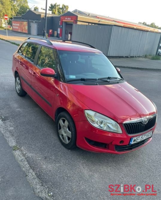 2013' Skoda Fabia photo #3