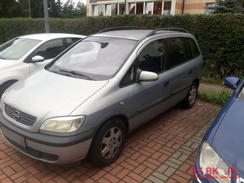 2001' Opel Zafira 1.8 16V Elegance photo #1