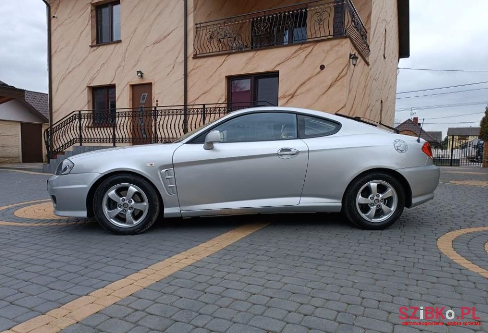 2005' Hyundai Coupe photo #5