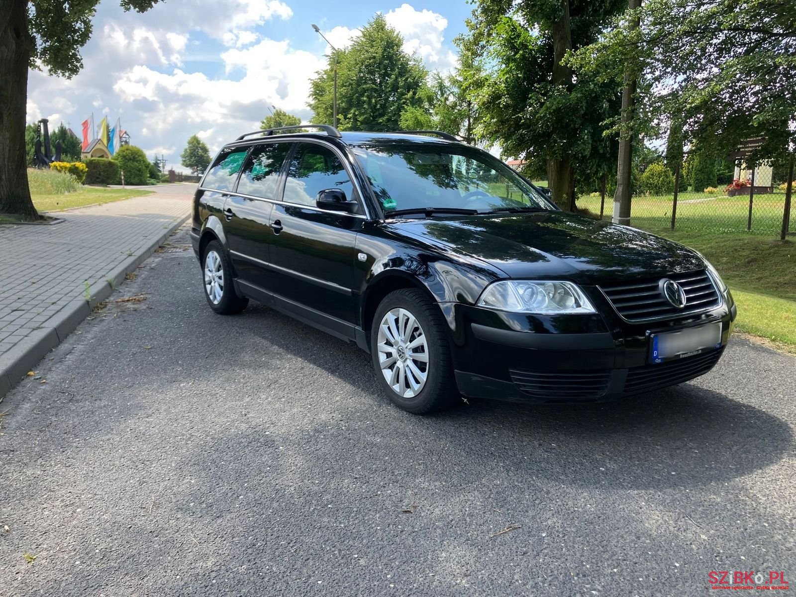 2003' Volkswagen Passat photo #2