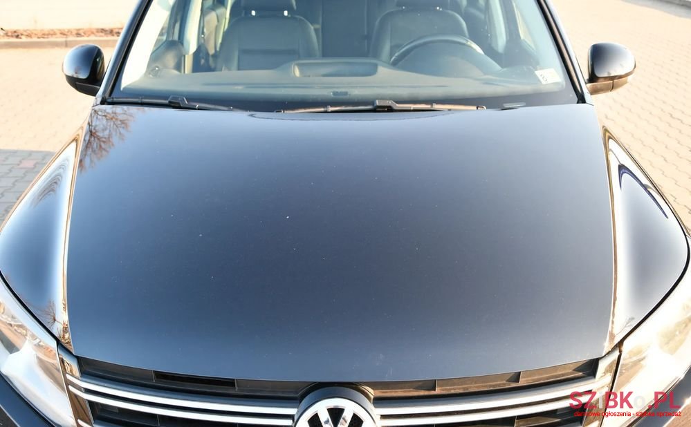 2016' Volkswagen Tiguan photo #5