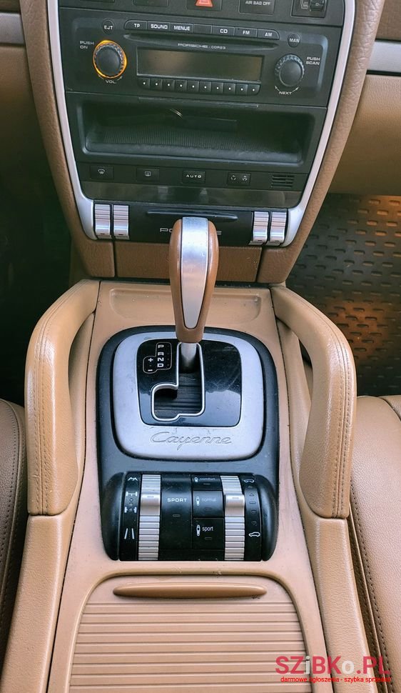 2007' Porsche Cayenne photo #4