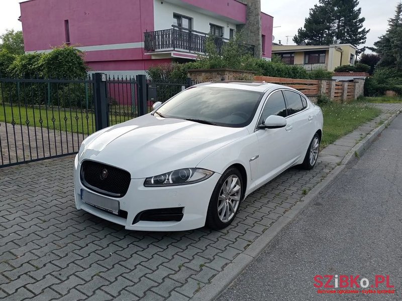 2013' Jaguar XF 2.0 T R-Sport photo #2