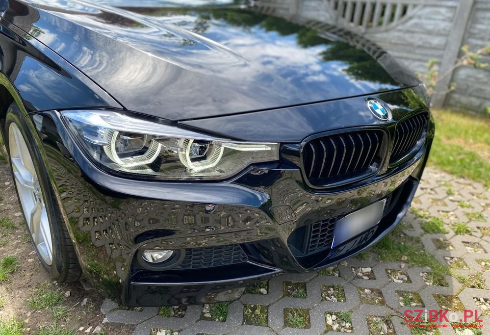 2017' BMW 3 Series 330I M Sport photo #2