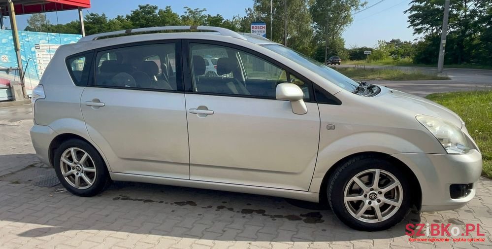 2008' Toyota Corolla Verso photo #6