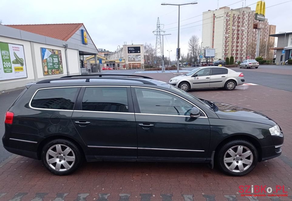 2007' Volkswagen Passat photo #2